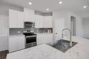 214 Saranac Dr, Elgin, TX 78621 - Photo 9