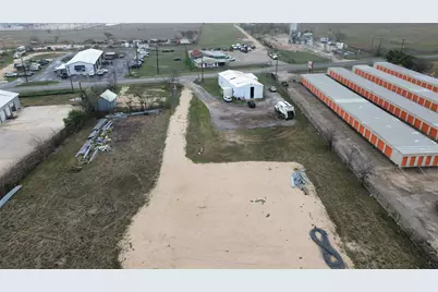 1415 S Commerce Street, Lockhart, TX 78644 - Photo 9