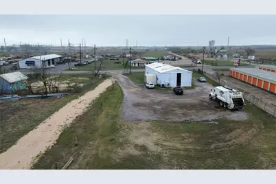 1415 S Commerce Street, Lockhart, TX 78644 - Photo 7