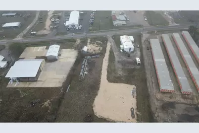 1415 S Commerce Street, Lockhart, TX 78644 - Photo 13