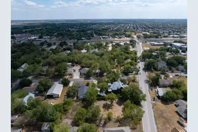 304 N Fm 1660, Hutto, TX 78634 - Photo 7