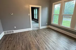 1121 S 23rd St, Temple, TX 76504 - Photo 9