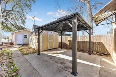 318 NW Loop 230 Highway, Smithville, TX 78957 - Photo 23