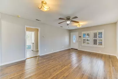 318 NW Loop 230 Highway, Smithville, TX 78957 - Photo 7