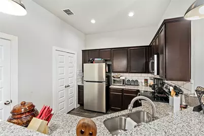 334 Creekside Curve Curve, New Braunfels, TX 78130 - Photo 5