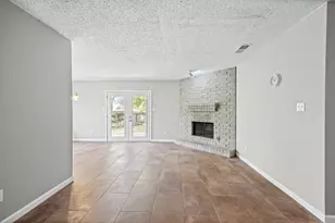 1206 S Trace Dr, Austin, TX 78745 - Photo 3