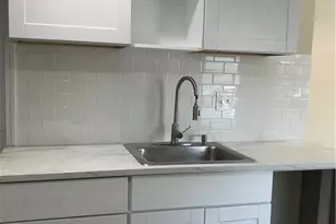 1119 Spur St, Austin, TX 78721 - Photo 5