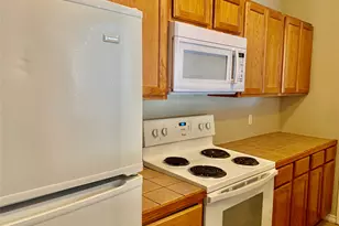 200 Sandstone Dr, Jarrell, TX 76537 - Photo 7