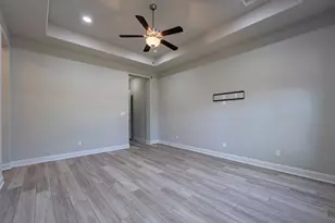 205 Barefoot Park Ln, Georgetown, TX 78628 - Photo 17