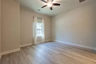 205 Barefoot Park Ln, Georgetown, TX 78628 - Photo 11