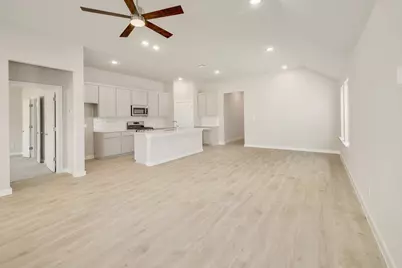 107 Malibu, Hutto, TX 78634 - Photo 7
