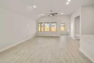 107 Malibu, Hutto, TX 78634 - Photo 5
