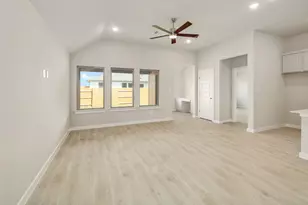 107 Malibu, Hutto, TX 78634 - Photo 3