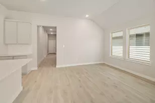 107 Malibu, Hutto, TX 78634 - Photo 11