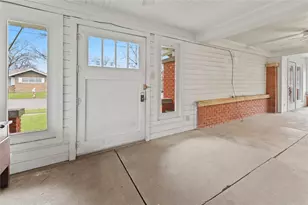 501 E 6th St, Cameron, TX 76520 - Photo 13