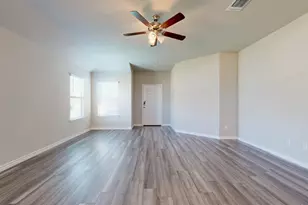 104 Kenzie St, Thorndale, TX 76577 - Photo 3