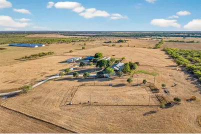 672 County Road 447, Waelder, TX 78959 - Photo 35