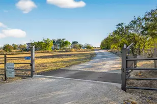 672 Co Rd 447, Waelder, TX 78959 - Photo 1