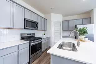 7916 City Top Blvd, Austin, TX 78724 - Photo 11