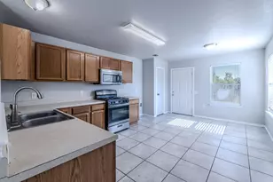 17808 Golden Valley Dr, Manor, TX 78653 - Photo 5