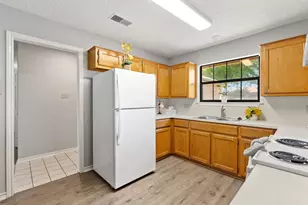 410 Village Ln, Buda, TX 78610 - Photo 11