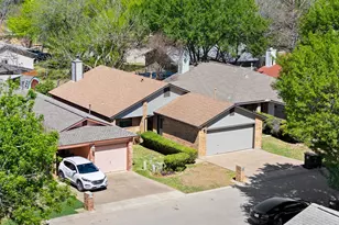 410 Village Ln, Buda, TX 78610 - Photo 5