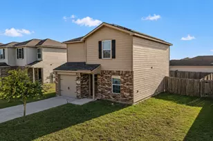 204 Denson Ln, Jarrell, TX 76537 - Photo 3