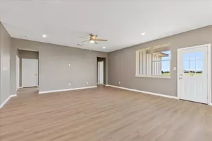 151 Bianca Cir, Del Valle, TX 78617 - Photo 5