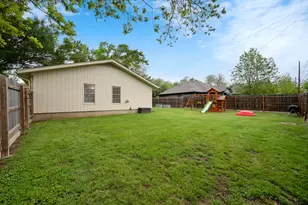509 E 17th St, Georgetown, TX 78626 - Photo 29
