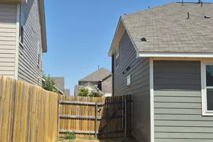 116 Lyrebird Ln, Hutto, TX 78634 - Photo 3
