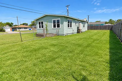 1322 Omohundro Street, Rockport, TX 78382 - Photo 11