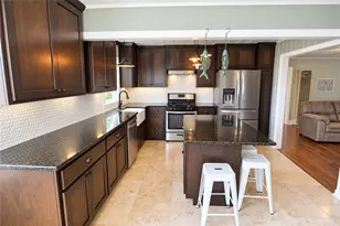 1322 Omohundro St, Rockport, TX 78382 - Photo 5