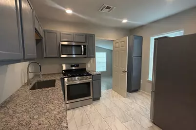 802 Alametos #A, San Antonio, TX 78212 - Photo 5