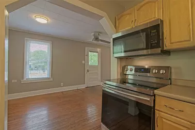 206 E 6th Street, Georgetown, TX 78626 - Photo 15