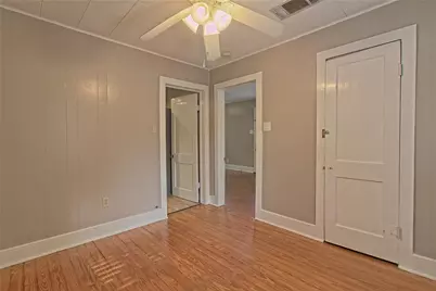 206 E 6th Street, Georgetown, TX 78626 - Photo 17
