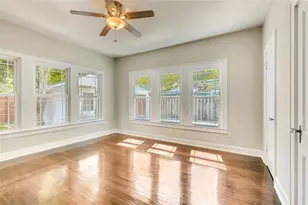 906 E 38 1/2 St, Austin, TX 78751 - Photo 15