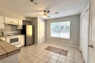2203 Granberry Dr, Austin, TX 78745 - Photo 3