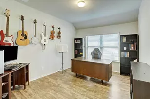 111 Finley St, Hutto, TX 78634 - Photo 9