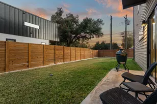 1116 Stobaugh St, Austin, TX 78757 - Photo 31