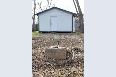 529 Giddings Street, Lexington, TX 78947 - Photo 3