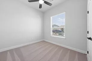 9704 Gladsome Path, Manor, TX 78653 - Photo 9