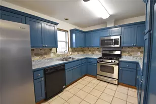 608 Wilkes St, Smithville, TX 78957 - Photo 7