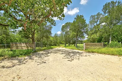 544 Coastal Lane, Luling, TX 78648 - Photo 9