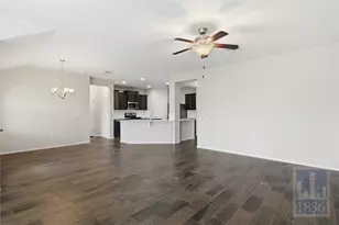 7800 Vista Mejor Dr, Austin, TX 78744 - Photo 3