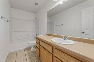 2405 E 9th St, Austin, TX 78702 - Photo 21