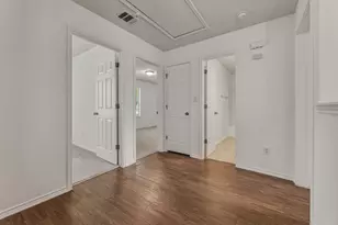 2405 E 9th St, Austin, TX 78702 - Photo 19