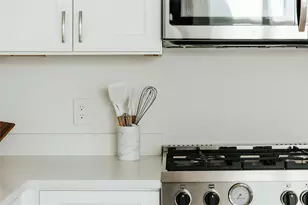 1128 Walton Ln, Austin, TX 78721 - Photo 7