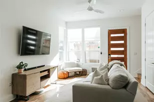 1128 Walton Ln, Austin, TX 78721 - Photo 3