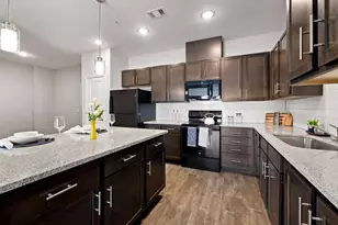 2551 N Guadalupe St, Seguin, TX 78155 - Photo 5