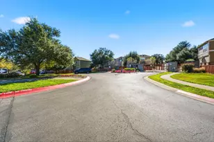 1817 Carlson Dr, Austin, TX 78741 - Photo 31